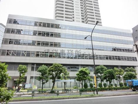 ワイドに広い建物