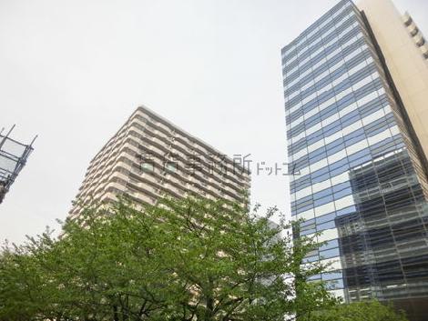 高層物件が多いエリアです