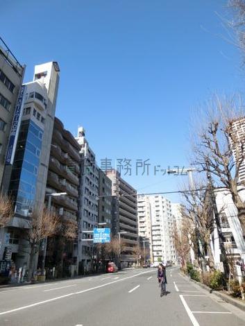 見通しの良い通り沿いです