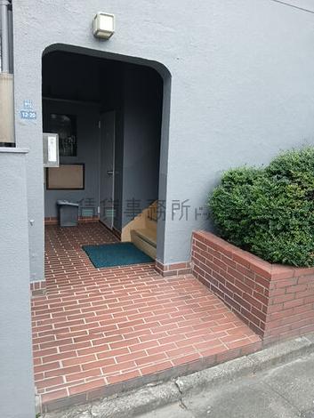 居住出入口付近