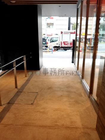 正面玄関