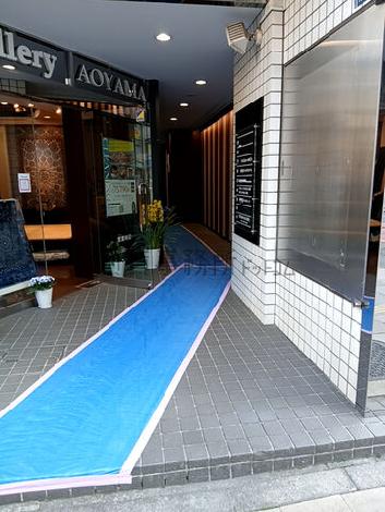正面玄関