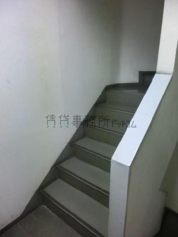 内階段です