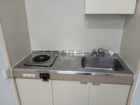 スギタビルの給湯室