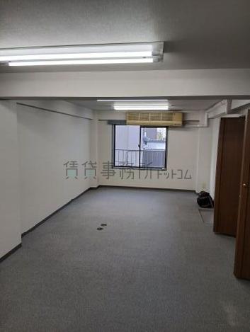 赤坂ロイヤルビルの室内