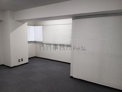 レック御成門川名ビルの室内
