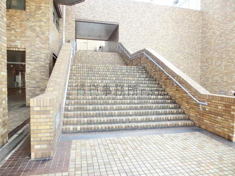 幅広い階段
