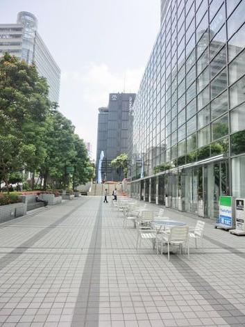 玄関前の広いエリア