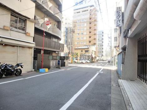見晴らしの良い玄関前通り