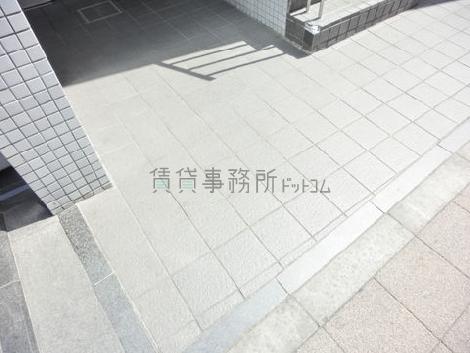 フラットな床面