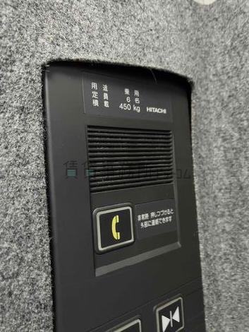 エレベーター6名乗り