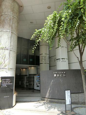 正面玄関