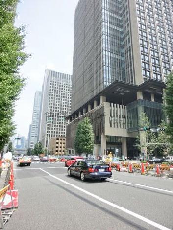 隣接する通り