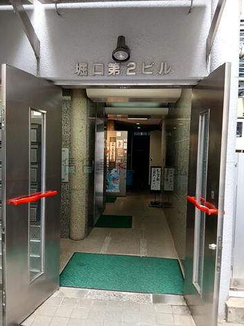 正面玄関
