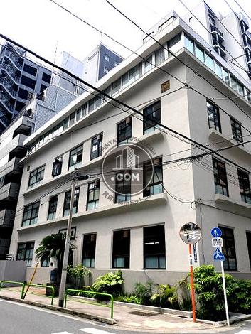 東方学会本館ビルの外観写真
