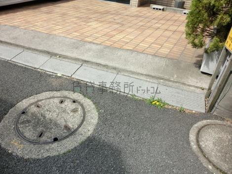 エントランスまでは段差がありません