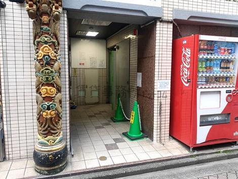 正面玄関