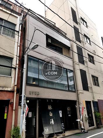 NYビルの外観写真