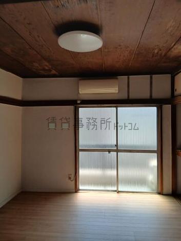 三恵ビルの室内