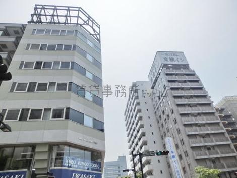 角面は西向きです