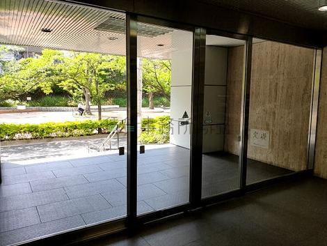 正面玄関