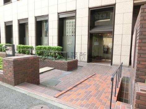 正面玄関