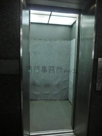 エレベーター内の様子です