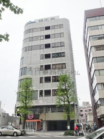 通りを見渡せます