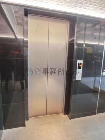 乗り場前