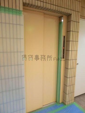 乗り場前