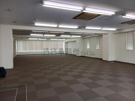 国際厚木ビルの室内