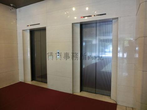 エレベーターは2基です
