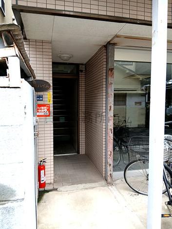 正面玄関