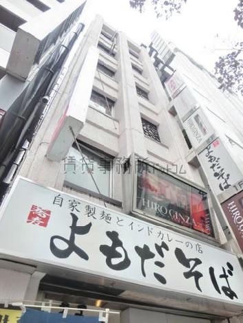 立体的な外装で仕上げられた外観