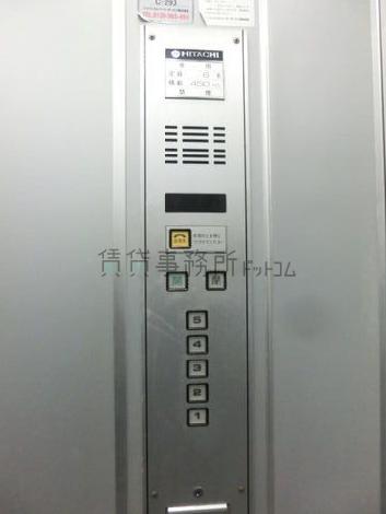 エレべーターの操作パネル