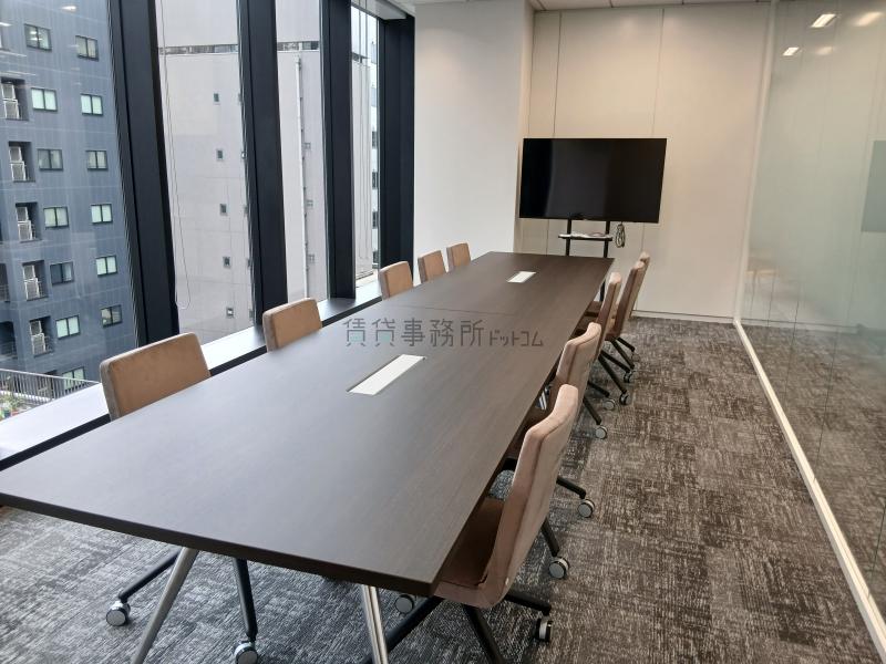 モニター完備10名用会議室