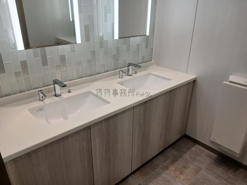 トイレ洗面台