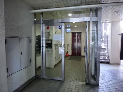 ガラス張りの扉でした