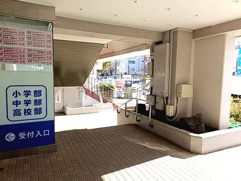 正面玄関