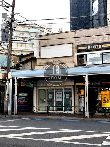 三軒茶屋駅前店舗の外観写真