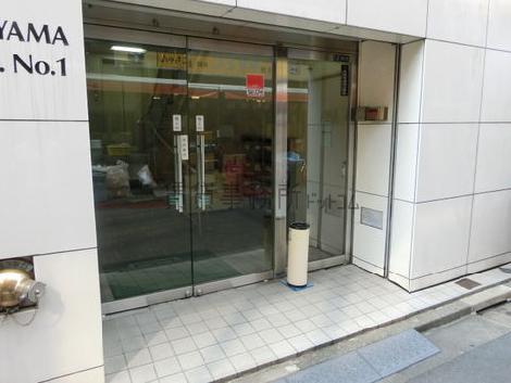 正面玄関