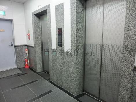エレベーターが2基ありますので、移動はスムーズです