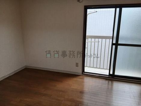 蓮田ビルの室内