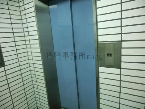 エレベーター1基