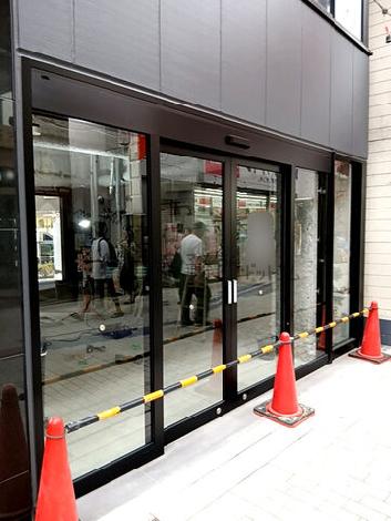 正面玄関