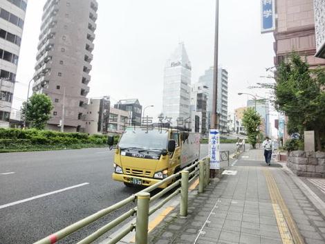桜田通り沿い