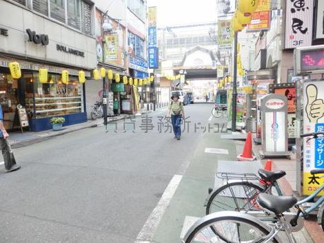 玄関前の歩道