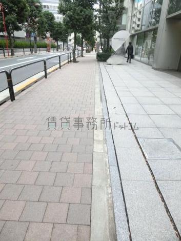 幅広い歩道