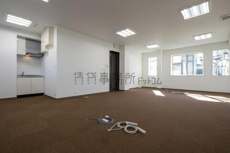 平和ビル白楽駅前の室内