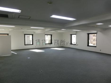 第1三倉ビルの室内